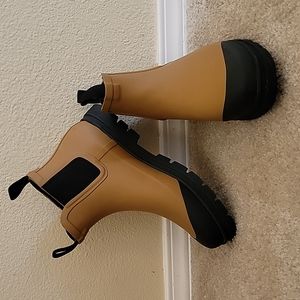 Everlane rubber rain boots